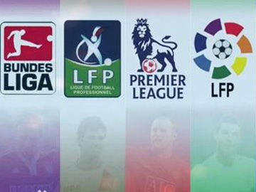 一名在球场 一名在球场